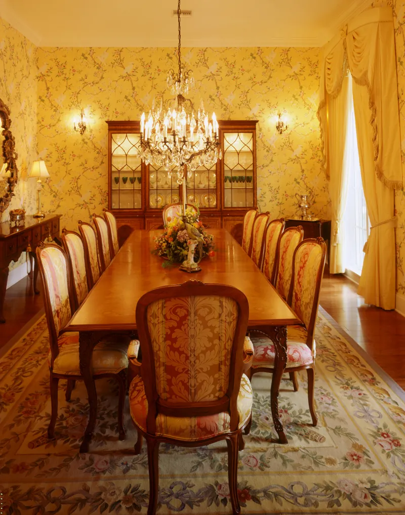 Formal dining room large enough for big gatherings.