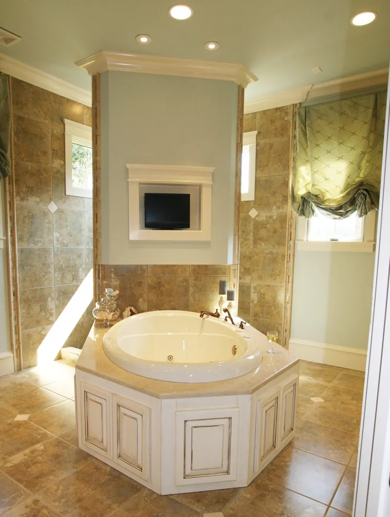 Luxury House Plan Master Bathroom Photo 02 - Briley Southern Craftsman Home 024S-0025 - Search House Plans and More