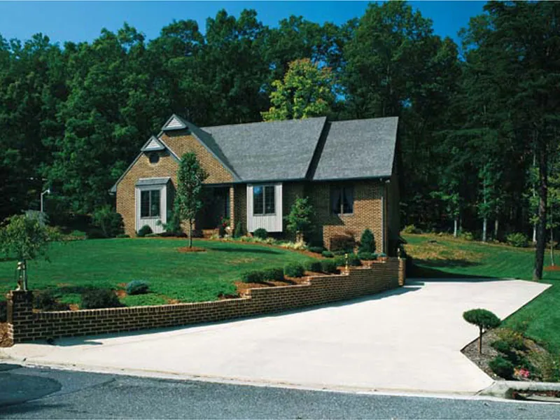 English Cottage Has Lovely Curb Appeal