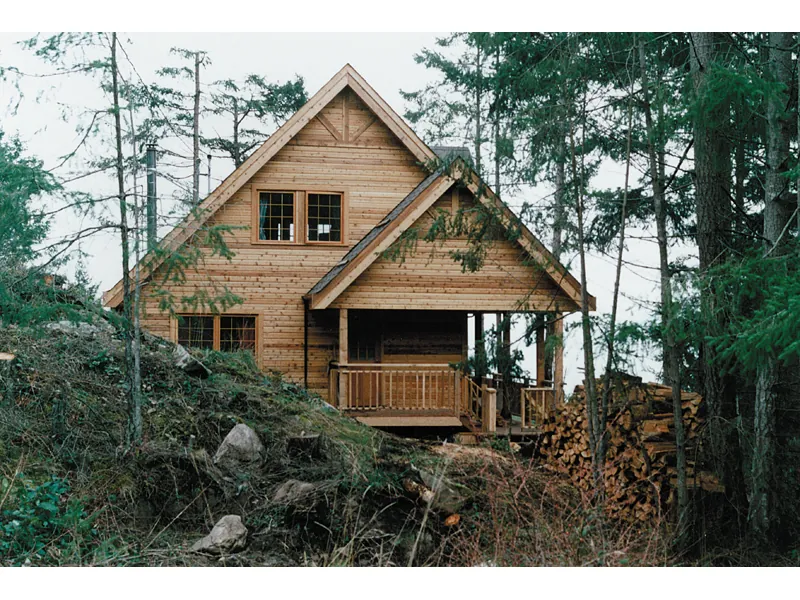 Rustic Log Cabin Design With Mountainous Style