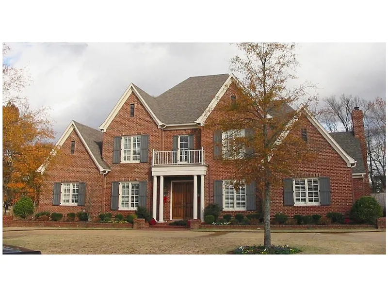 Brick Traditional Luxury House With Great Symmetry