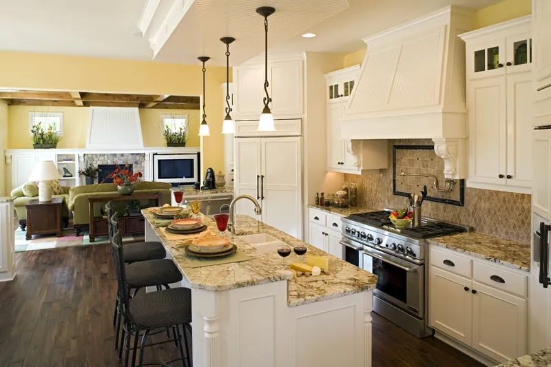 Arts & Crafts House Plan Kitchen Photo 02 - Clarksdale Luxury Home 013S-0008 - Search House Plans and More