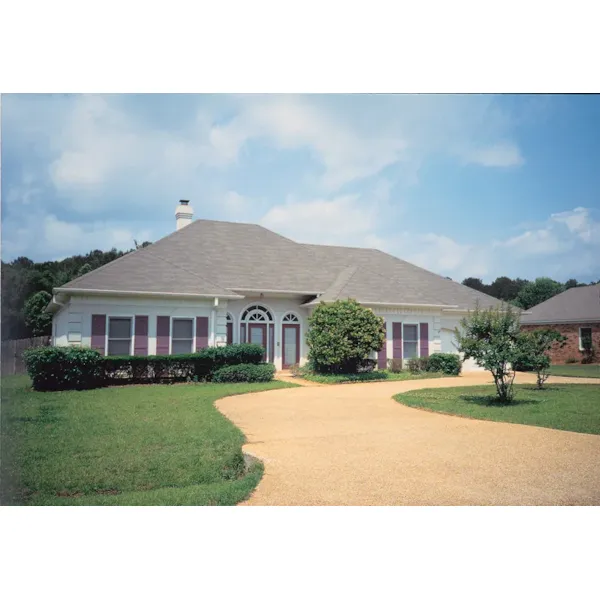 Attractive Hipped Roofed Ranch With Decorative Quoins