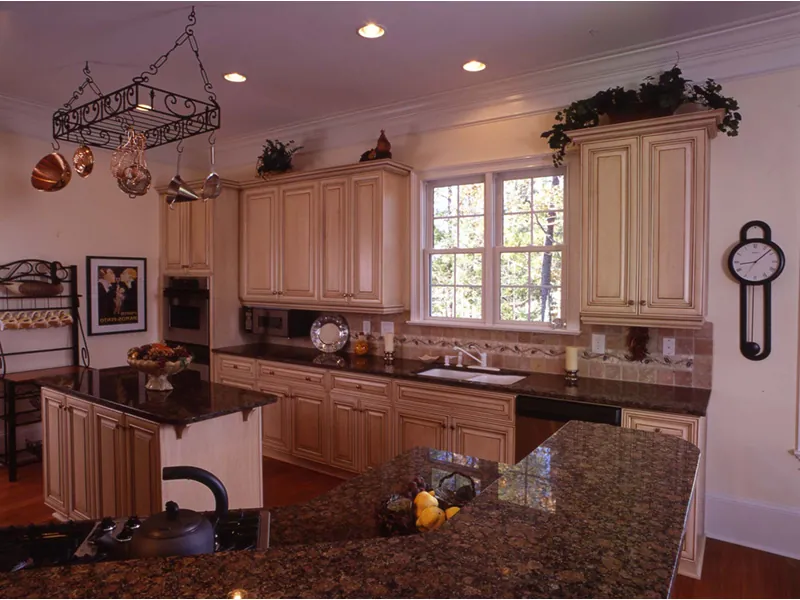 Traditional House Plan Kitchen Photo 07 - Gulfview Lowcountry Home 024S-0010 - Search House Plans and More