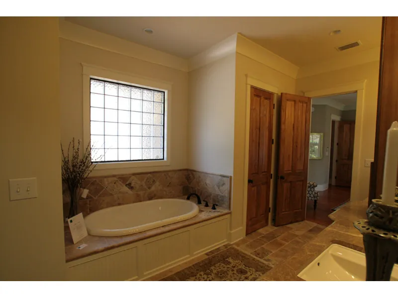 Bathroom Photo 03 - Dianne Hill Lowcountry Home 024S-0029 - Search House Plans and More