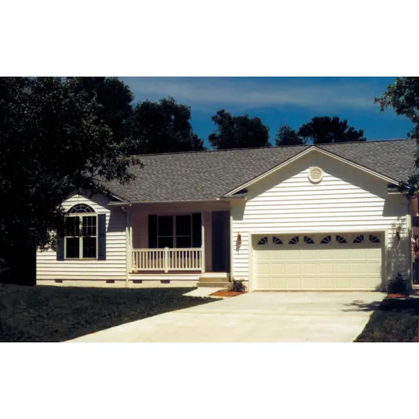 Pleasant Country Home With Warming Front Porch