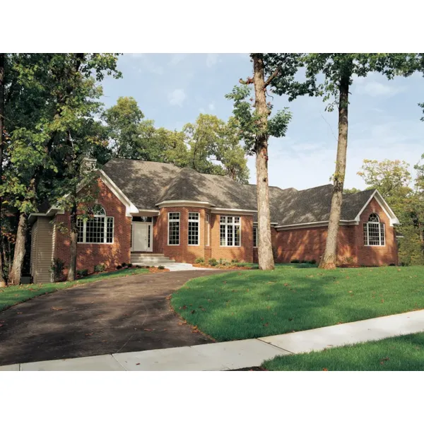 Luxurious All Brick Ranch House With Octagon-Shaped Room Near Entry