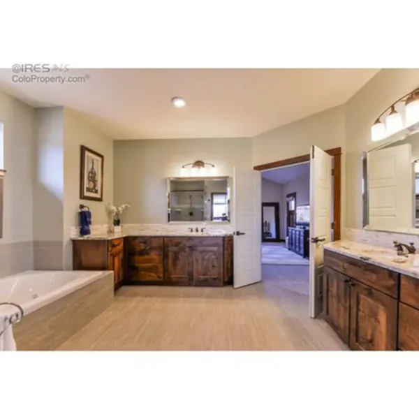 Modern Farmhouse Plan Master Bathroom Photo 03 - Atwood Creek Craftsman Home 101D-0101 - Search House Plans and More