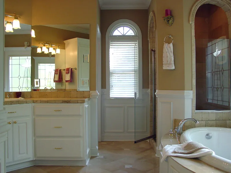Traditional House Plan Master Bathroom Photo 01 - Drew Plantation Southern Home 111D-0025 - Search House Plans and More
