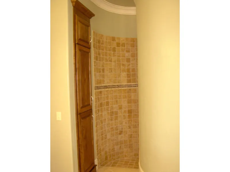 Bathroom Photo 02 - 164D-0021 - Shop House Plans and More